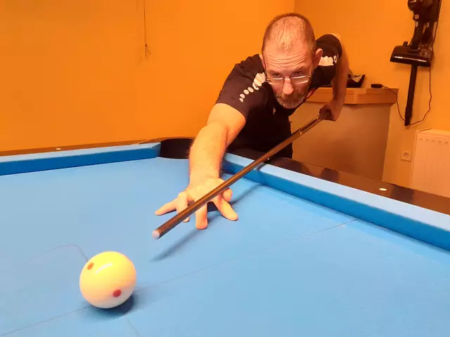 Christopher Mertz konnte sich beim glatten 8:0 Auswärtssieg der zweiten Mannschaft des PBSC Wesel in der Verbandsliga ebenfalls in die Liste der doppelt erfolgreichen Akteure eintragen