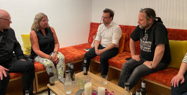 Nick Nowara im Kreis von ÖDP-Aktiven | Foto: Markus Stamm