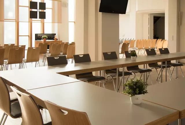 In der Wedauer Kirche mit integriertem evangelischen Gemeindezentrum wird Tacheles geredet.
Foto: Dirk Sawatzki
