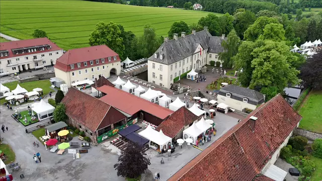 Landpartie auf Schloss Wocklum in Balve zur Eröffnung am Donnerstag! 
 | Foto: Ulrich Rabenort