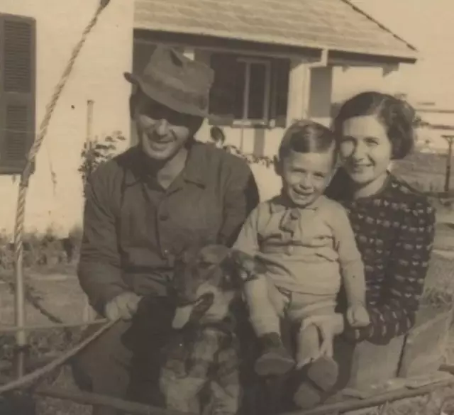 Wilhelm Meyer mit seine Frau Fajga Dobra und Söhnchen Edgar August Meyer in Palästina. | Foto: Liesel Appel