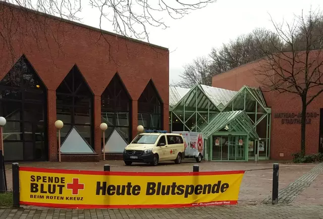 In der Gladbecker Stadthalle kann man ab 14 Uhr bis 19 Uhr Blutspenden.  | Foto: DRK Gladbeck