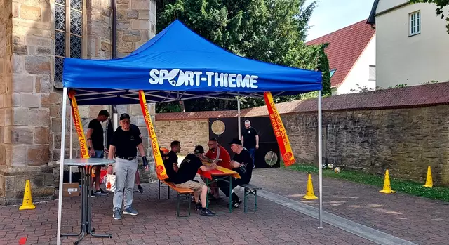 ... und die Möglichkeit sich an der Torwand einmal auszuprobieren...