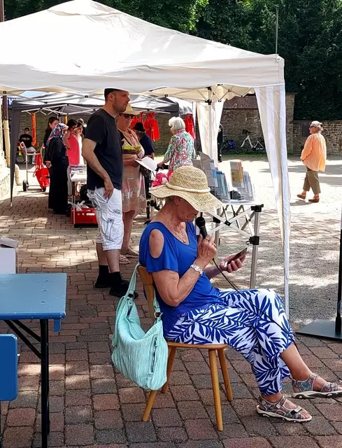 Vorlesungen - wie sonst nur im Café LeseLust 60 plus- ...