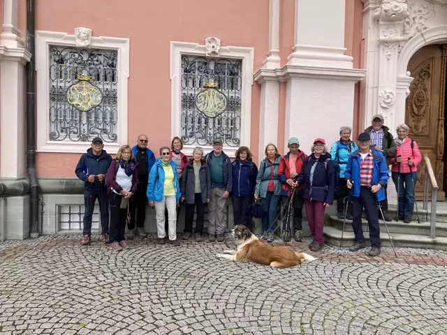 Die Hattinger SGV Wandergruppe vor der Wallfahrtskirche Birnau. Foto: Margret Geyer