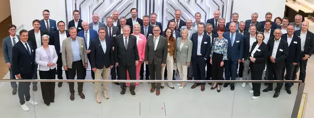 Vertreter aus Politik und Verwaltung trafen beim Parlamentarischen Abend Südwestfalen zusammen. Foto: SIHK