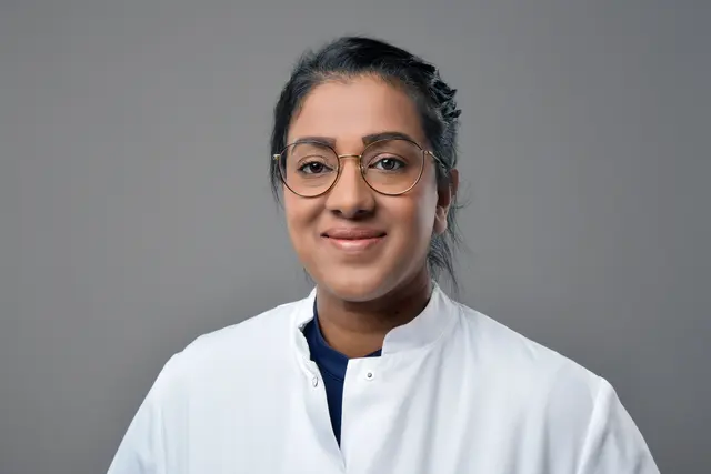 Dr. Thulasi Kirupanathan, Fachärztin für Allgemeinchirurgie, verstärkt seit Mai als Oberärztin das Team der Klinik für Allgemein- und Viszeralchirurgie im EvK Witten.