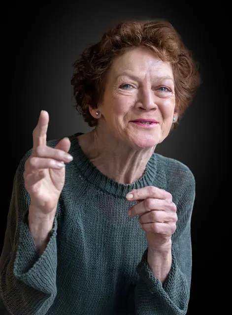 Leonie Thelen brilliert in der Rolle der suchenden Erzählerin.
Foto: Hospizbewegung
