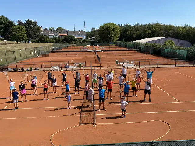Der Netzballverein bietet in den Sommerferien Tenniscamps an.  | Foto: Ihlo (Netzballverein)