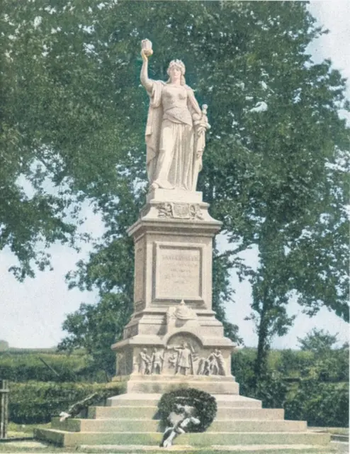 Abb. 3. E. Neumann, Kaiserlinde 1, 327 Abb. 16/9. Germania-Denkmal in Langendreer (1886). | Foto: Bildrechte 70 Jahre nach Tod des Urhebers erloschen.