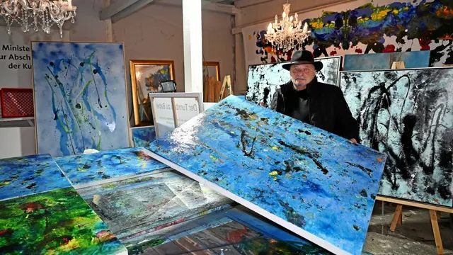 Manfred Dahmen im Amt für weiterbildende Fantasie | Foto: Müller