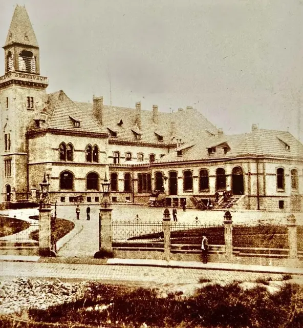 Das ehemalige Reichspostamt der Stadt Mülheim am Viktoriaplatz 1 (heute Synagogenplatz 1) | Foto: Archiv des Mülheimer Kunstvereins KKRR