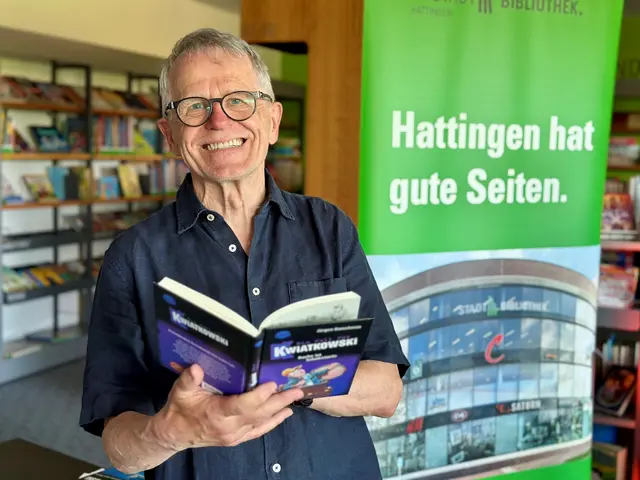 Zum Auftakt des Sommerleseclubs hatte das Team der Stadtbibliothek Hattingen den Autor Jürgen Banscherus zu einer Lesung in die Kinderbibliothek eingeladen.  Foto: Stadt Hattingen