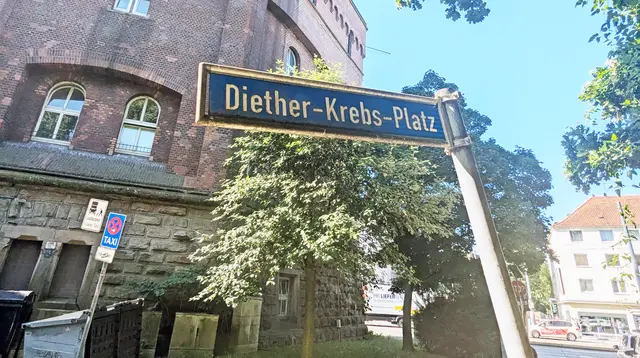 Der Diether-Krebs-Platz am Wasserturm erinnert an den Schauspieler und Kabarettisten Diether Krebs, der im Essener Südostviertel aufgewachsen ist. | Foto: Kirchenkreis Essen/Stefan Koppelmann