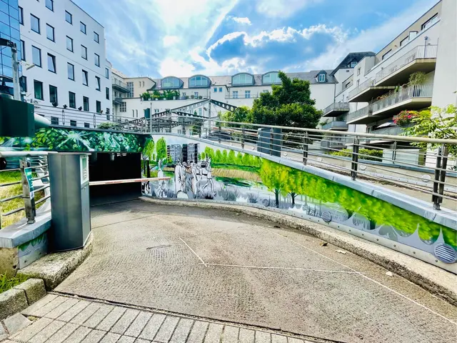 Auch die Einfahrt in die Tiefgarage in der Ruhrstraße wurde in die Realisierung einbezogen | Foto: Mülheimer Kunstverein KKRR