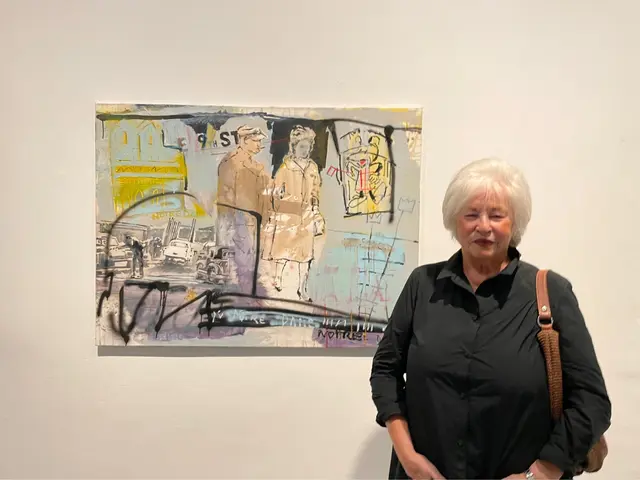 Ursula Vehar vor ihrem Beitrag im Städtischen Kunstmuseum in der Alten Post zur Biennale "MülheimCalling2025" | Foto: Kunstverein KKRR