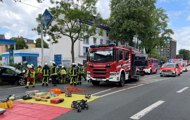 Schwerer Unfall auf der Wittener Straße | Foto:  Feuerwehr  Bochum