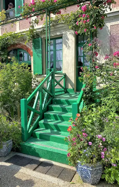 Eingang zum Wohnhaus | Foto: c Margot Klütsch