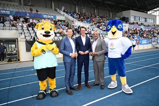 Foto: Ministerpräsident Hendrik Wüst und Oberbürgermeister Thomas Eiskirch eröffnen Sportpark Lohrheide (Quelle: Stadt Bochum)