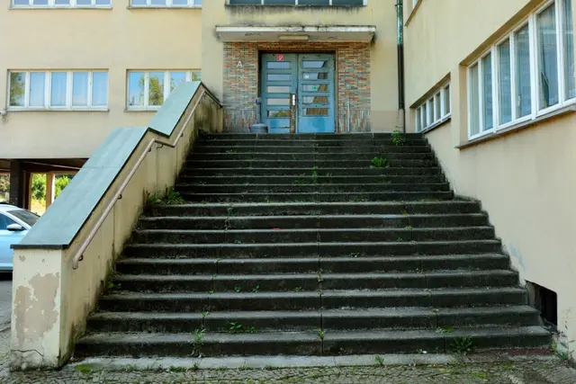 Die legendäre Treppe - viele Fotos von den neuen Polizisten standen hier für die Aufnahme | Foto: Uwe Klein