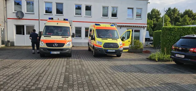 Überprüfung der KTWs abgeschlossen - jetzt geht es nach Datteln | Foto: DRK Gladbeck