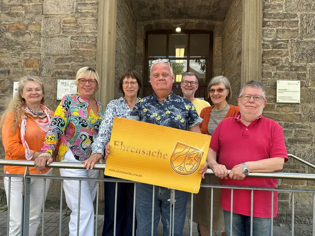 18 Lesementoren erhielten die Ehrenamtskarte der Stadt Hattingen. Foto: Stadt Hattingen