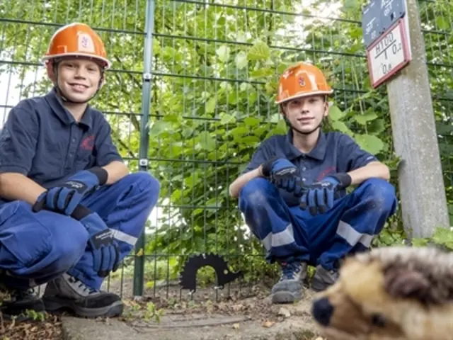 Die Jugendfeuerwehr hat jetzt weitere Igeltore angebracht.

© Foto: Stadt Marl / Pressestelle