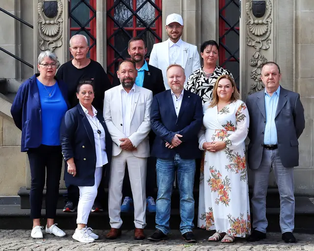 Die Kandidaten zur Ratswahl: Von Rechts beginnend: Frank Peter Sczesny, Angela Heger, Tanja Lach, Miroslaw Arkadius Chmiel,  Fabian Licht, Stefan Kawinski, Stefan Reiferth, Silvia Reiferth, Ulrich Below, Andrea Freidank. | Foto: Ulrich Below