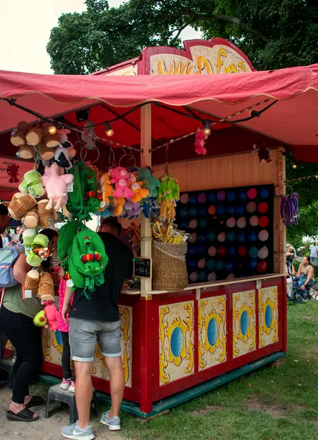 Ballon werfen | Foto: Stefanie Vollenberg