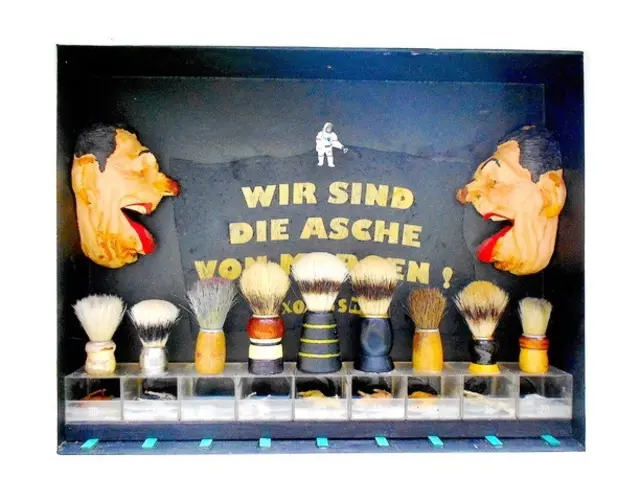 "WIR SIND DIE ASCHE VON MORGEN" Jott Kaa in der Schau "Dorn im Auge" in der Ruhr Gallery Mülheim | Foto: Mülheimer Kunstverein KKRR