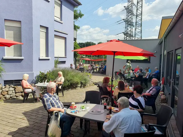 Das Sommercafé in Obermarxloh ist auch im August wieder ein beliebter Sommer-Sonntags-Treffpunkt.
Foto: www.bonhoeffer-gemeinde.org
