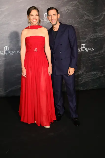 Mallorca: Marcel Remus, Gastgeber der Remus Lifestyle Night, mit seinem Stargast, der zweifachen Oscar-Preisträgerin Hilary Swank. | Foto: Uwe Erensmann/@uepress