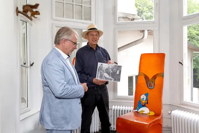 "Elektrischer Stuhl" von Franz Püll in der Schau "DORN IM AUGE" | Foto: Volker Flecht