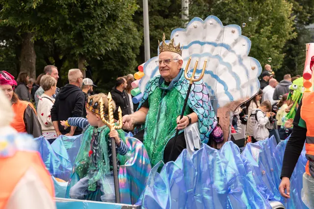 Sieger bei den Fußgruppen: SV Neptun, der größte Herner Schwimmverein, überzeugte die Jury mit originellen Kostümen aus einer bunten Unterwasserwelt samt Neptun und Meerjungfrau. | Foto: Isabel Diekmann/Stadtmarketing Herne
