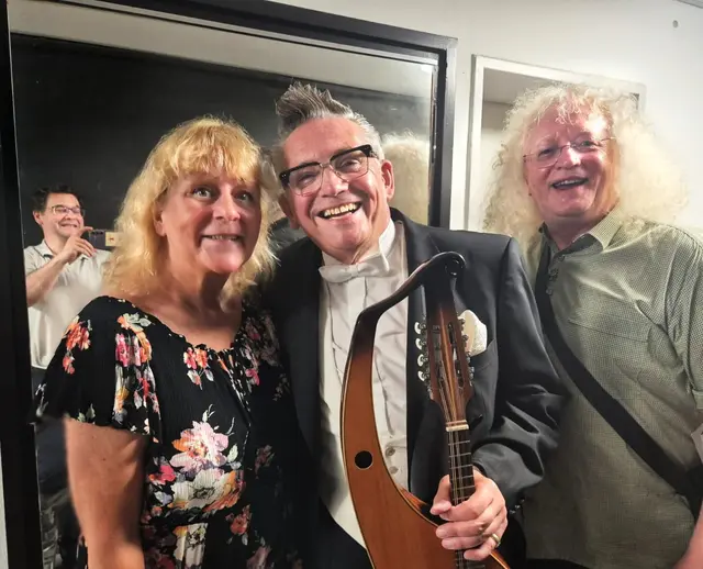 Foto: Heribert Germeshausen 
es zeigt von links nach rechts: Heribert Germeshausen, Bettina Brökelschen, Götz Alsmann und Friedrch Fuß  