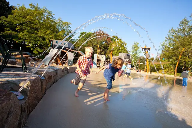 Der Wasserspielplatz Fontänenfeld-Maxipark-Hamm. Foto: Thorsten Hübner, Stadt Hamm