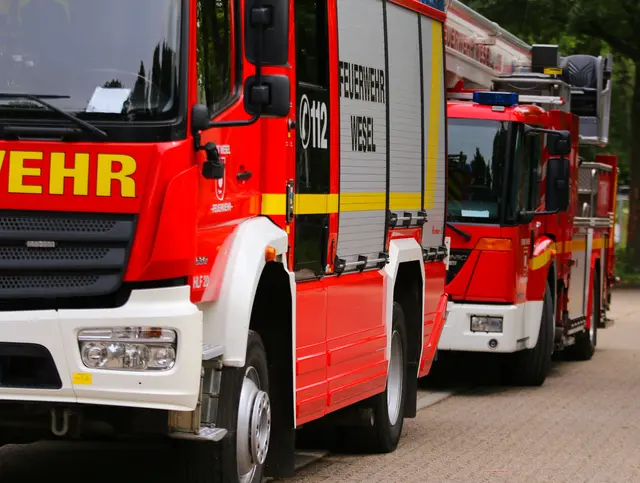 Bild Schepers Text Polizei Wesel  / Wohnhaus durch Brand beschädigt
Sechs Bewohner leicht verletzt