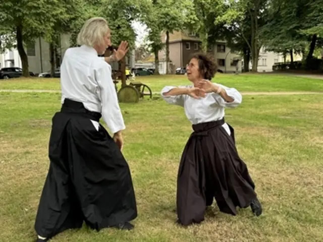 Dirk und Christine Schäfers vom DJK Lenkerbeck bieten im Rahmen von "Sport im Park" ein kostenloses Aikido-Training an. | Foto: Foto: Stadt Marl 