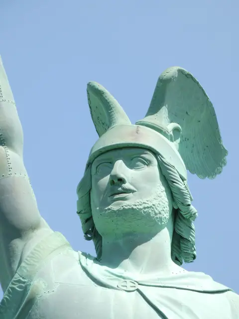 Foto: Ansichten der Hermannsstatue. Foto: LWL/Jakob Hofmann