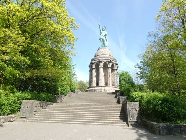 Foto: Ansichten der Hermannsstatue. Foto: LWL/Jakob Hofmann