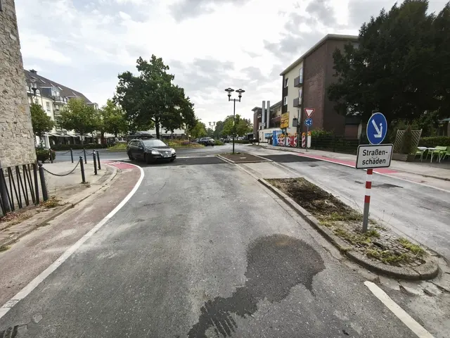 Seit Donnerstag, 14. August 2025, ist der Kreisverkehr Hösel wieder freigegeben. | Foto: Stadtwerke Ratingen