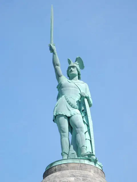 Foto: Ansichten der Hermannsstatue. Foto: LWL/Jakob Hofmann