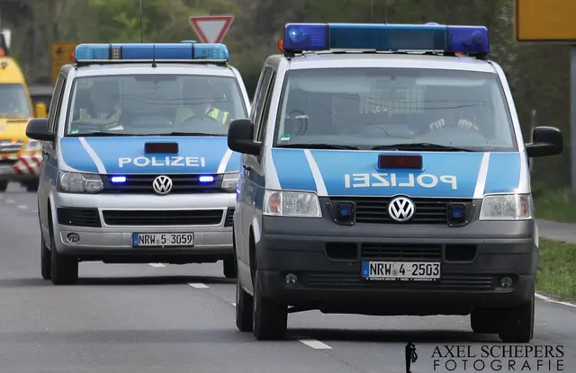 Bilder Schepers, Text Polizei Kleve  / Zwei Personen versterben an der Unfallörtlichkeit