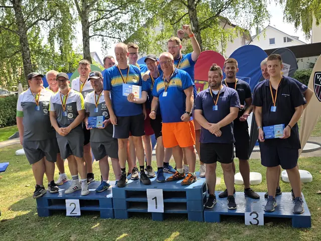 Da ist das Ding! Die Sieger des 1. Essener CGC Blau-Gold (v. l n. r): Konrad Peithmannm, Michel Zazzi, Dustin Raffler, Dirk Mühling, Jan Peithmann. | Foto: Daniel Hoppe