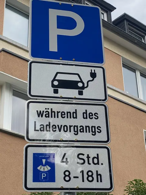 Schilder richtig verstehen | Foto: umbehaue