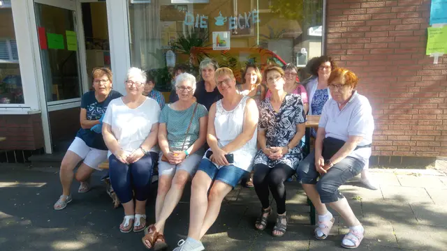 Das Foto zeigt Engagierte des Begegnungscafés „DIE ECKE“ in Duisburg-Untermeiderich.
Foto: www.kirche-meideirch.de
