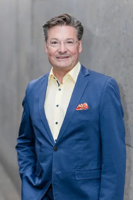 Torsten Ilg, Kandidat der Wählergemeinschaft Kölner StadtGesellschaft für den Rat und die Bezirksvertretung redet Klartext gegen Verbote in Köln. „Hofflohmärkte am Sonntag retten!“ | Foto: Frei von Rechten Dritter