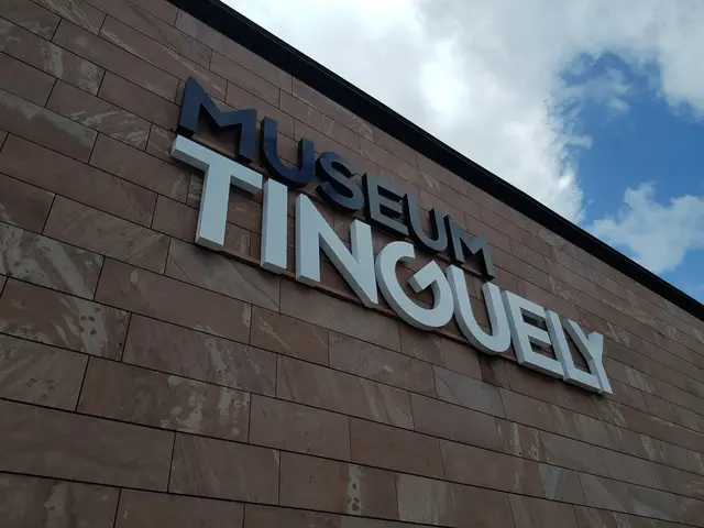 Das Museum Tinguely beherbergt weltweit die grösste Werksammlung von Jean Tinguely (1925–1991). Mit seinen kinetischen Werken gehört er international zu den wichtigen Wegbereitern der Kunst nach 1950.