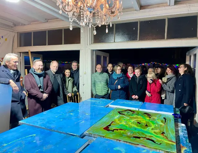 Besucher im "Amt für weiterbildende Fantasie" von Manfred Dahmen in der Villa Artis - Ruhrstr, 3 | Foto: Mülheimer Kunstverein KKRR