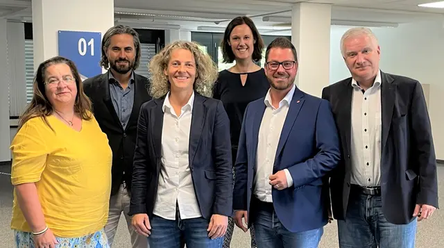 Foto v.l.: Andrea Demler (Agentur für Arbeit Essen), Robert Schweizog (IHK zu Essen), Nadine Sasek (Kreishandwerkerschaft Essen), Christine Schomaker (Agentur für Arbeit Essen), Jan Mrosek (DGB), Thomas Mikoteit (JobCenter Essen) 